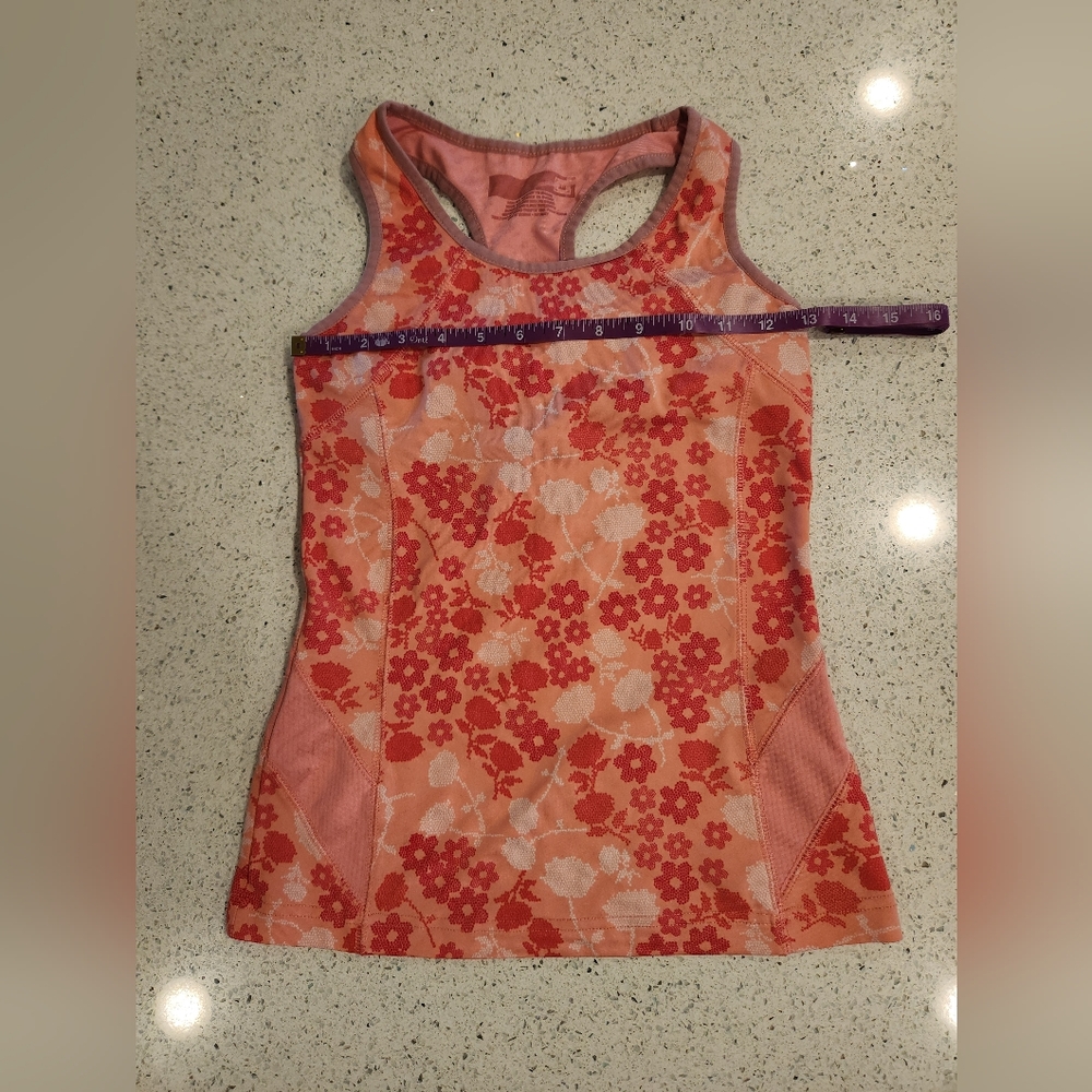Red flowered workout tank XS - Picture 3 of 4